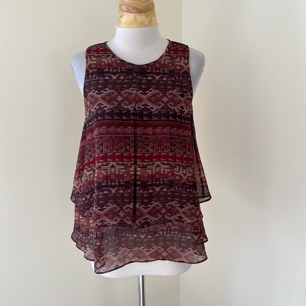NWT! BCBGENERATION Size XS coffee bean layered float top